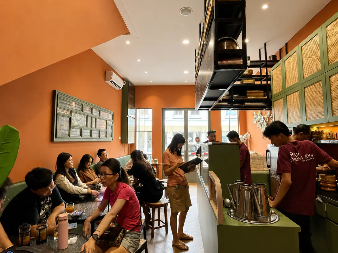 Suasana cafe